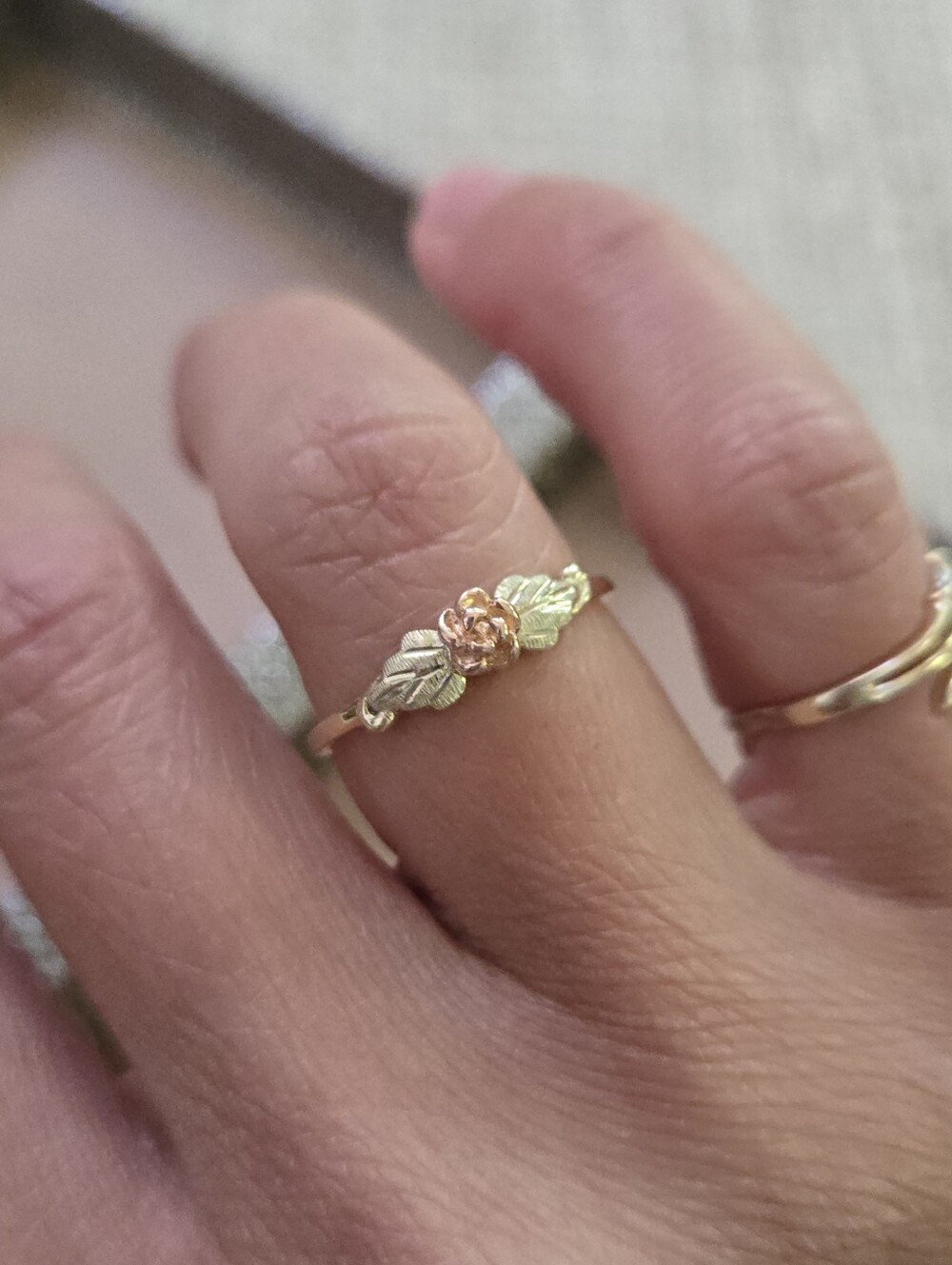 Black Hills Gold 10k/12k Gold Rose Ring - Picture 2 of 13